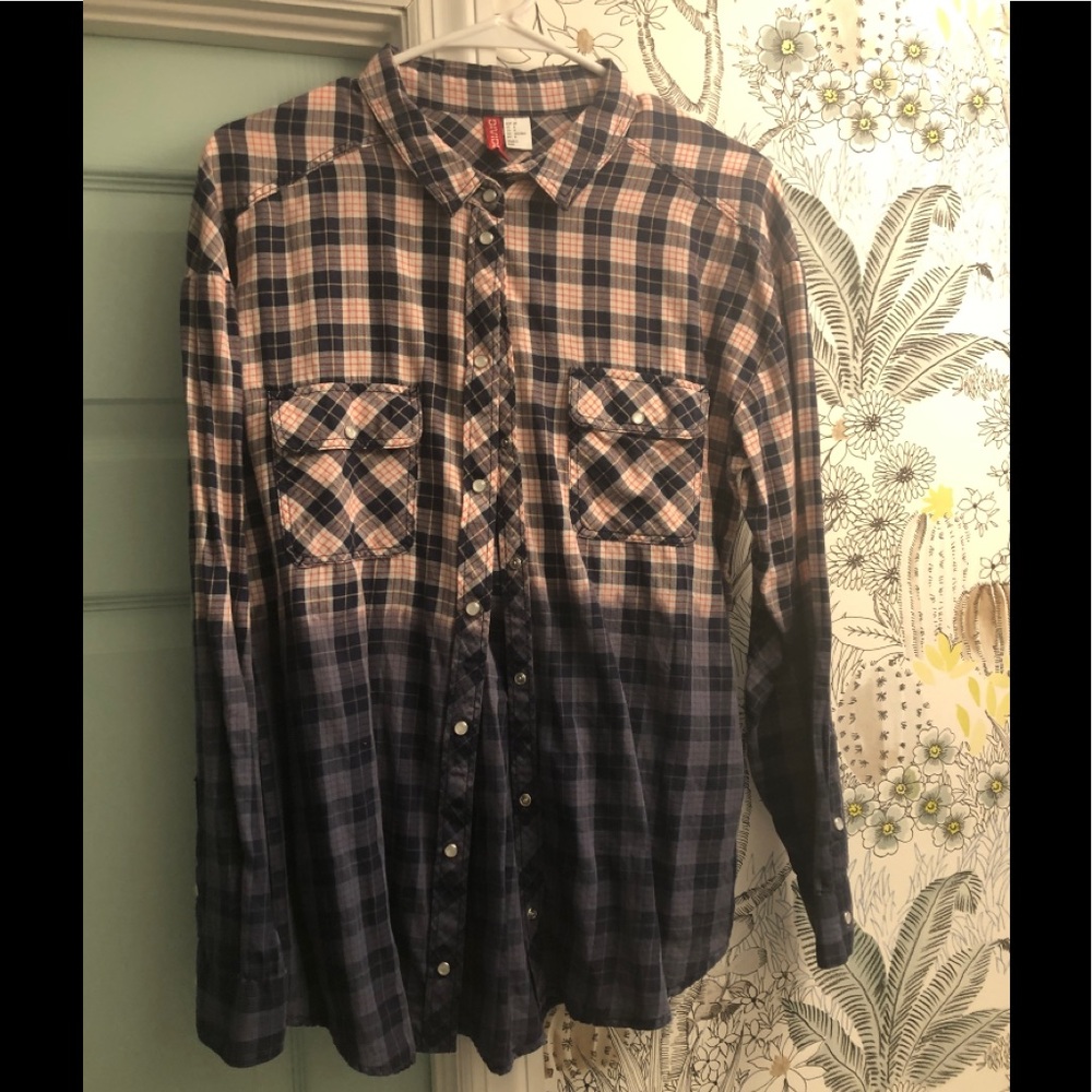 ❌SOLD❌ Dip dyed plaid button up shirt